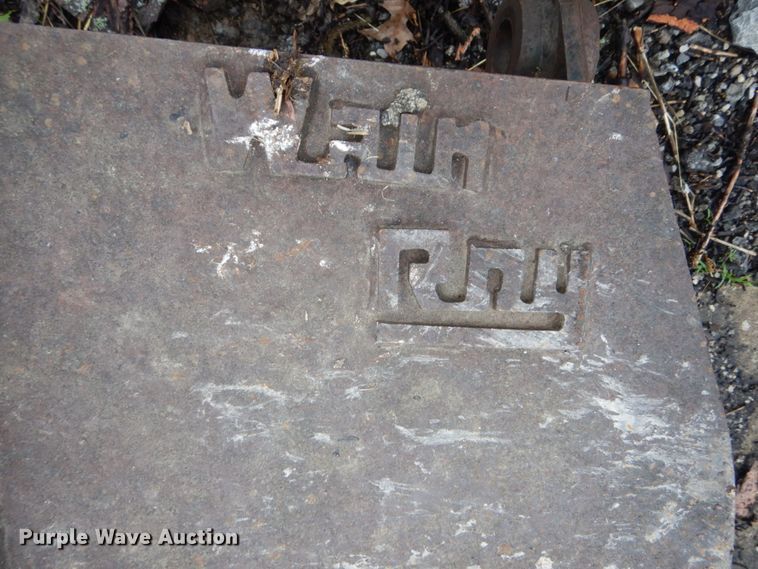 image for item IT9020 Ford DF8111  backhoe