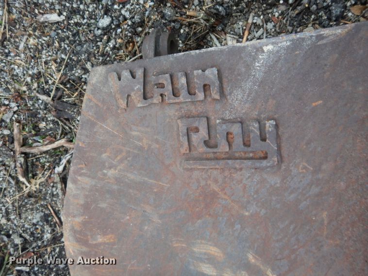 image for item IT9020 Ford DF8111  backhoe