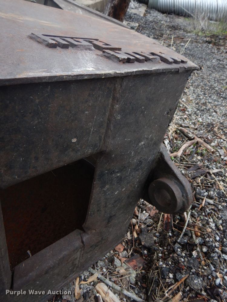 image for item IT9020 Ford DF8111  backhoe