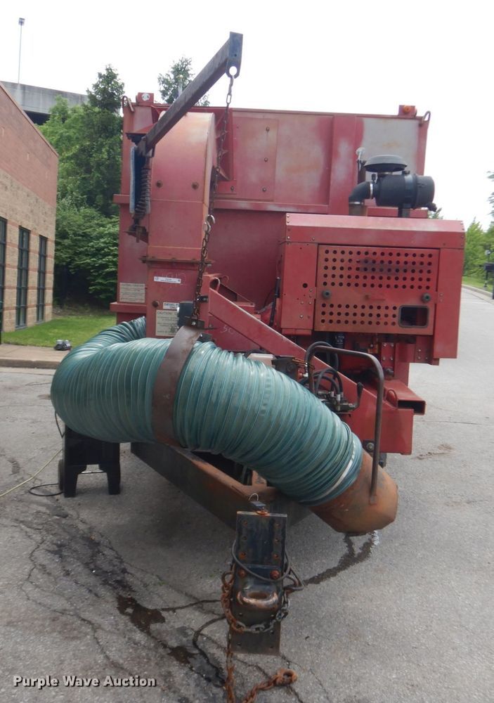 image for item IT9102 Giant-vac SP122HPE  leaf vacuum