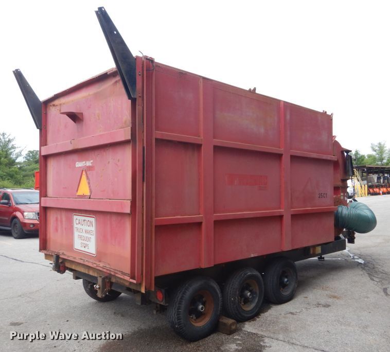 image for item IT9102 Giant-vac SP122HPE  leaf vacuum