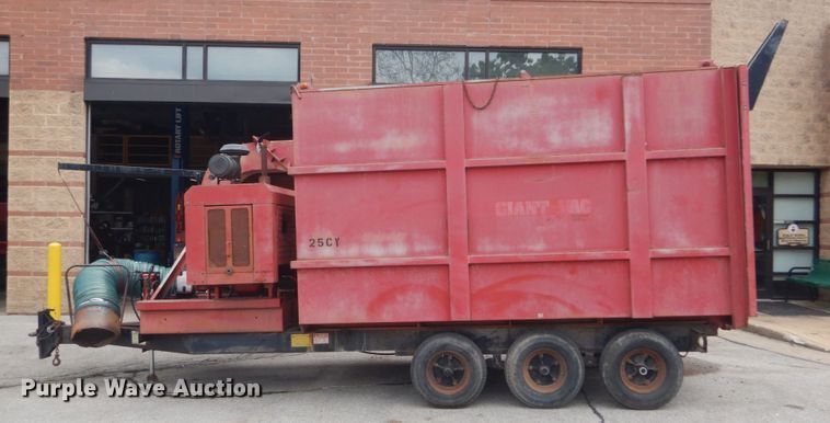 image for item IT9102 Giant-vac SP122HPE  leaf vacuum