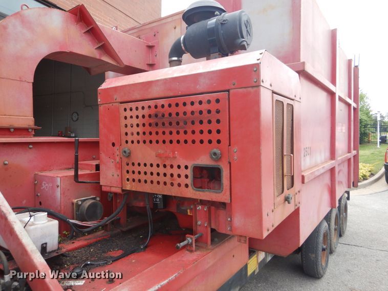 image for item IT9102 Giant-vac SP122HPE  leaf vacuum