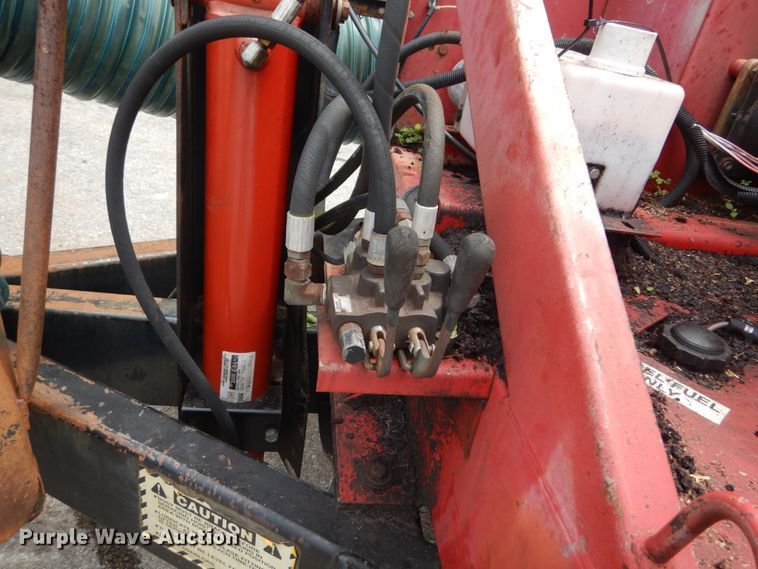 image for item IT9102 Giant-vac SP122HPE  leaf vacuum