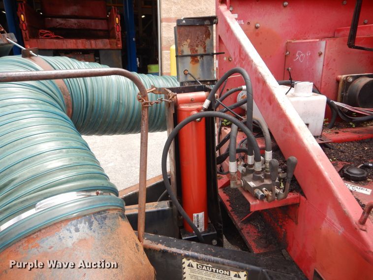 image for item IT9102 Giant-vac SP122HPE  leaf vacuum