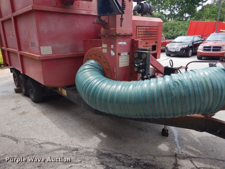 image for item IT9102 Giant-vac SP122HPE  leaf vacuum