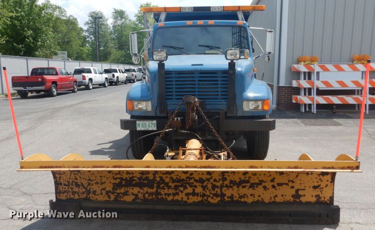 image for item IT9108 1994 International 4900  dump truck