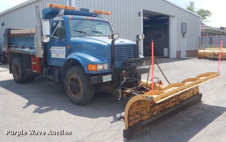 image for item IT9108 1994 International 4900  dump truck