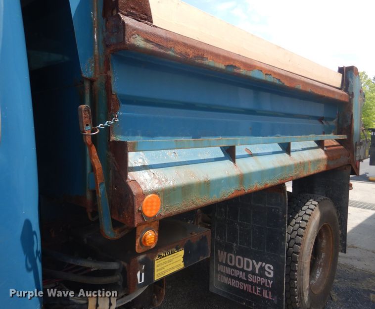 image for item IT9108 1994 International 4900  dump truck