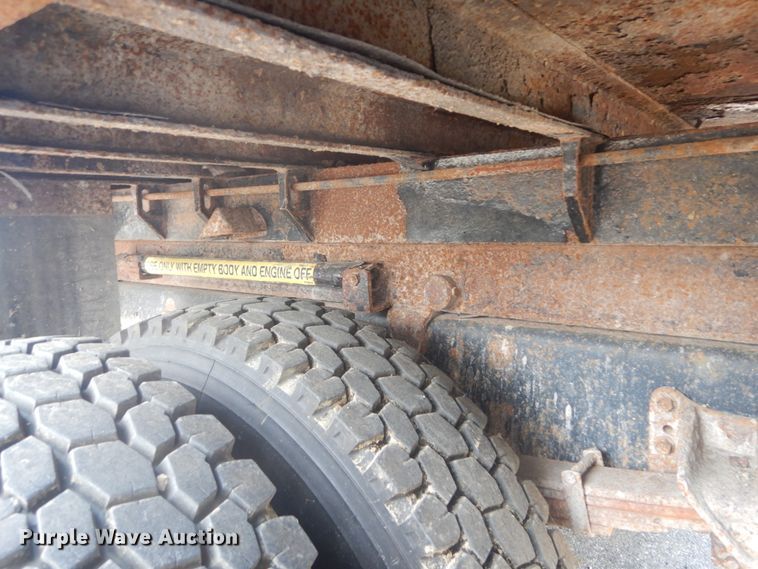 image for item IT9108 1994 International 4900  dump truck