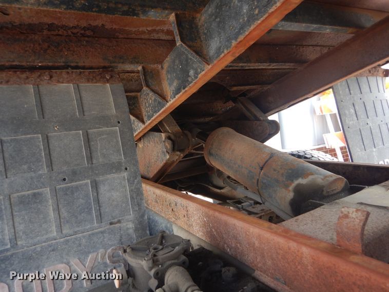 image for item IT9108 1994 International 4900  dump truck