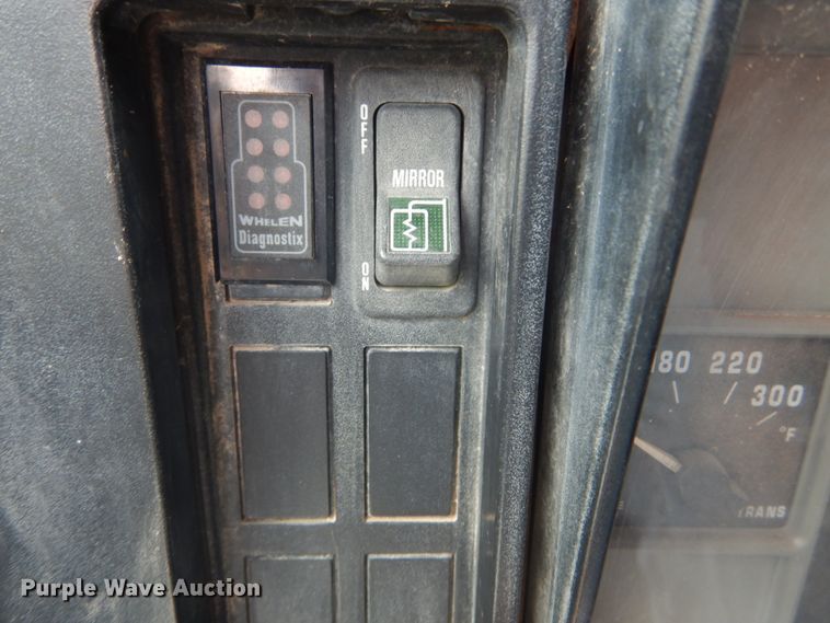 image for item IT9108 1994 International 4900  dump truck