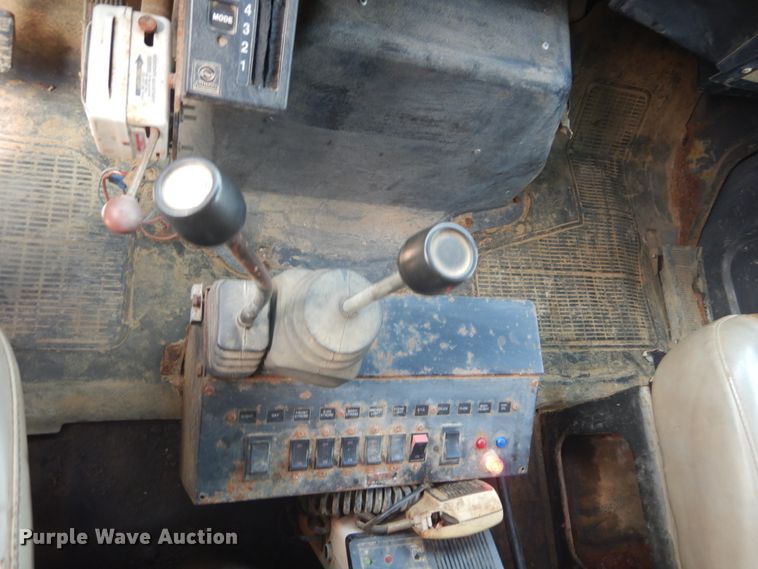 image for item IT9108 1994 International 4900  dump truck