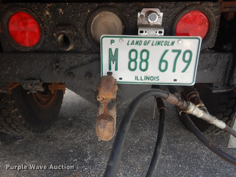 image for item IT9108 1994 International 4900  dump truck