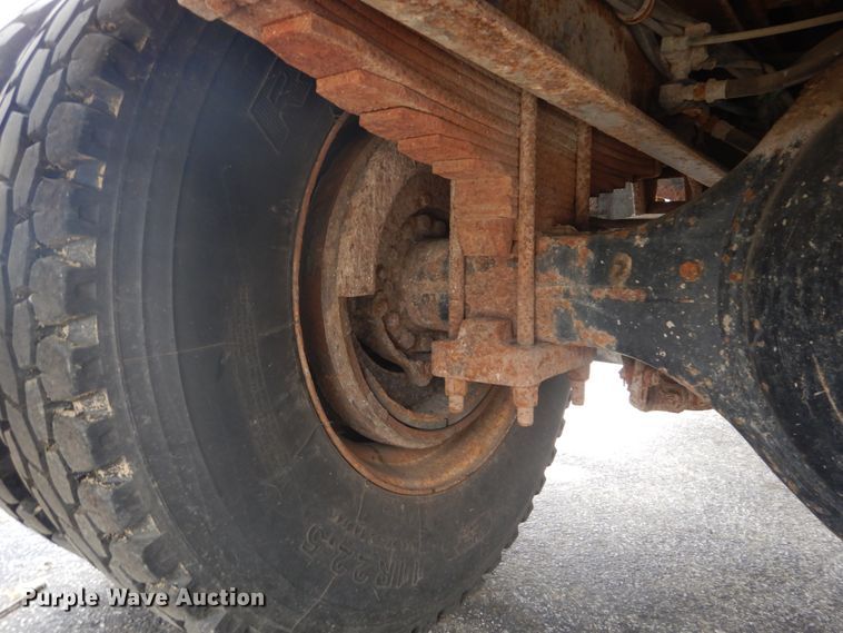 image for item IT9108 1994 International 4900  dump truck