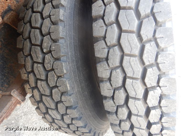 image for item IT9108 1994 International 4900  dump truck