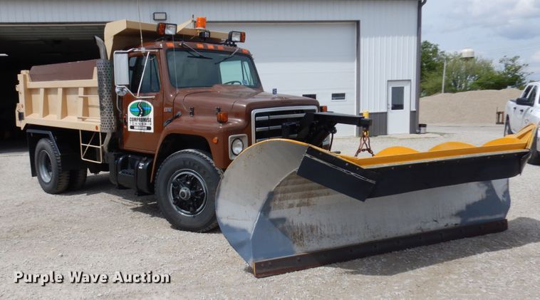 image for item IT9440 1987 International 1954  dump truck
