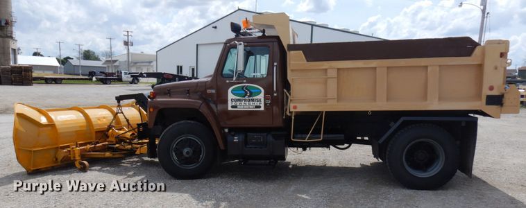 image for item IT9440 1987 International 1954  dump truck
