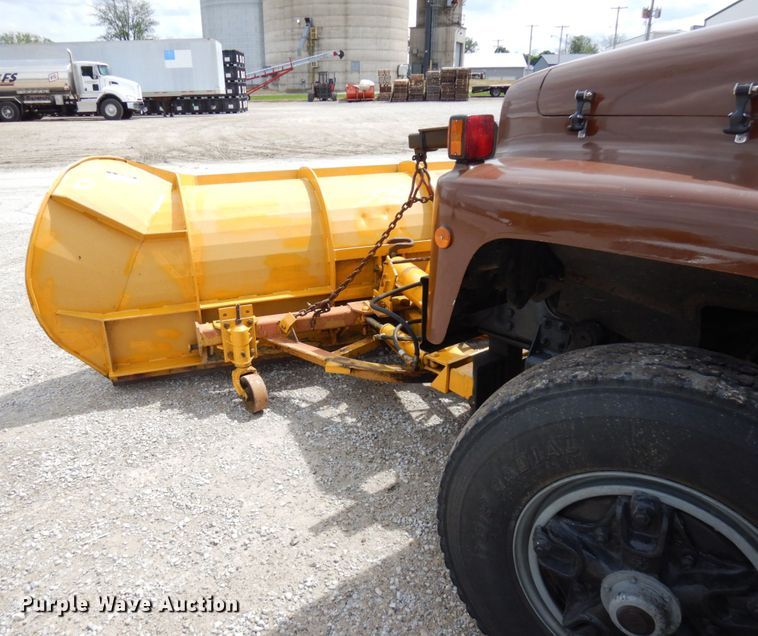 image for item IT9440 1987 International 1954  dump truck