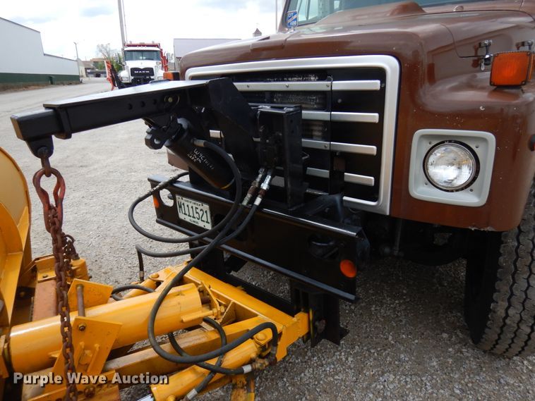 image for item IT9440 1987 International 1954  dump truck