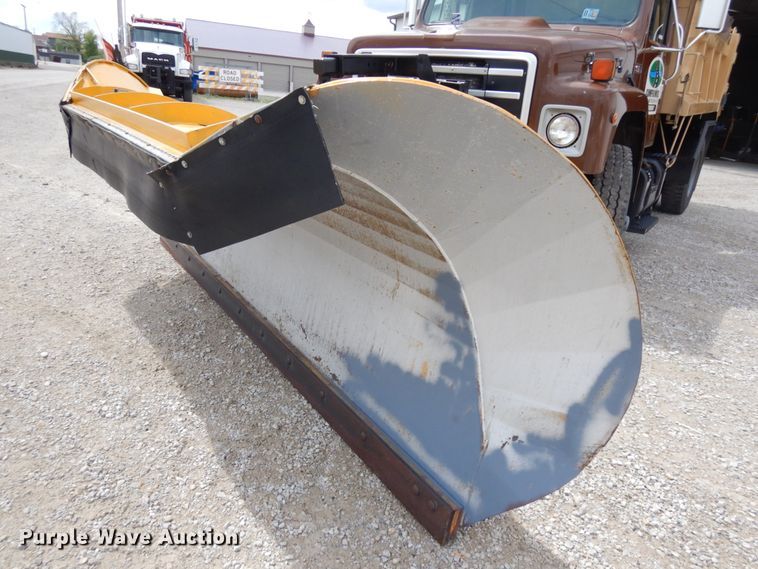 image for item IT9440 1987 International 1954  dump truck