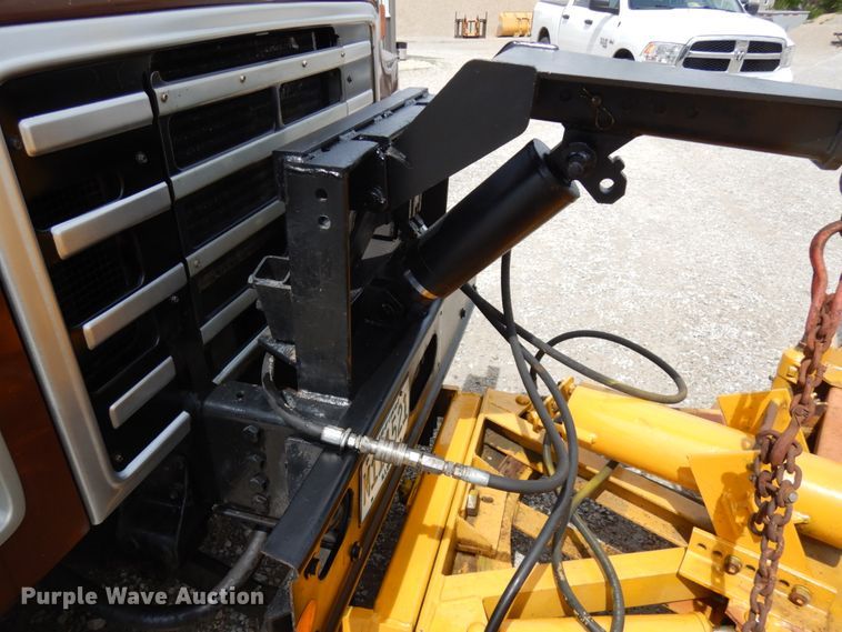 image for item IT9440 1987 International 1954  dump truck