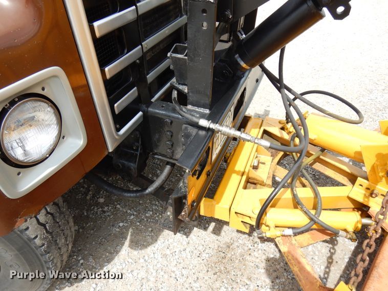 image for item IT9440 1987 International 1954  dump truck