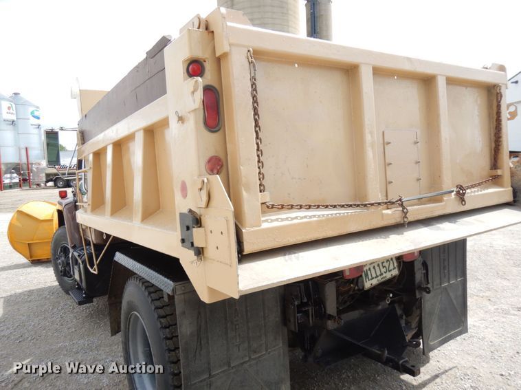 image for item IT9440 1987 International 1954  dump truck