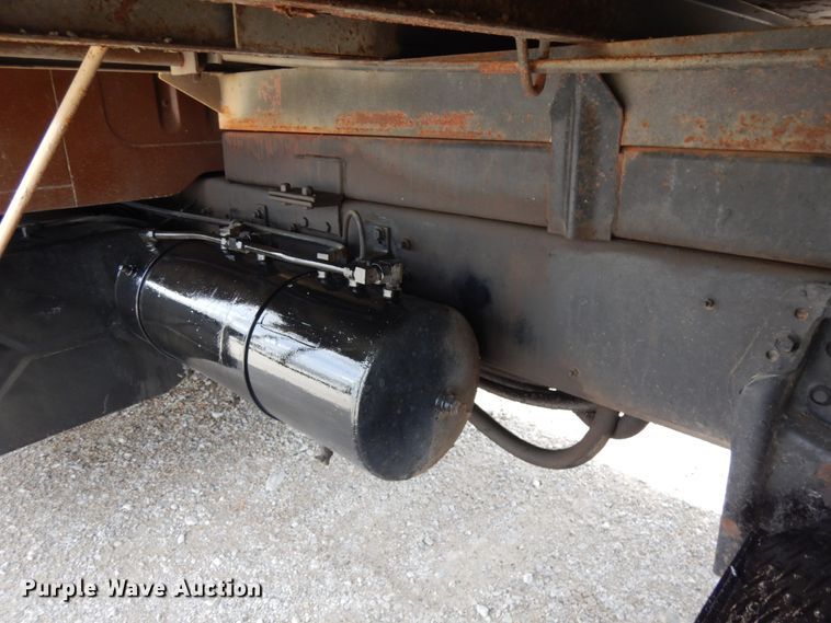 image for item IT9440 1987 International 1954  dump truck