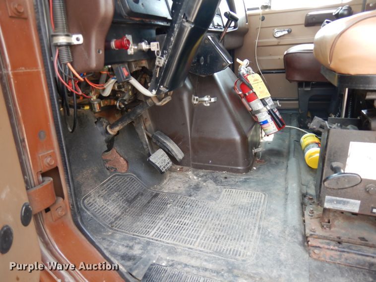 image for item IT9440 1987 International 1954  dump truck