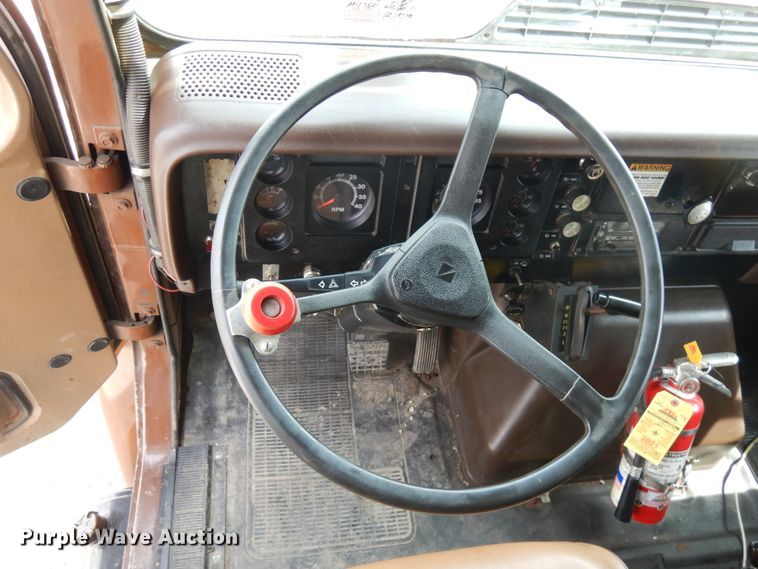 image for item IT9440 1987 International 1954  dump truck