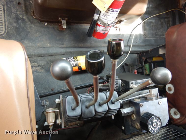 image for item IT9440 1987 International 1954  dump truck