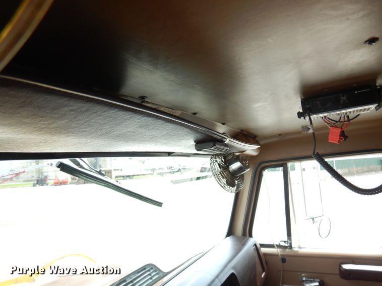 image for item IT9440 1987 International 1954  dump truck