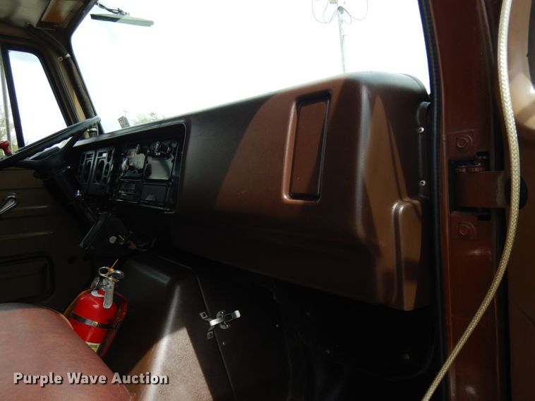 image for item IT9440 1987 International 1954  dump truck