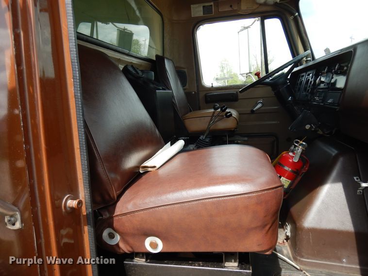 image for item IT9440 1987 International 1954  dump truck