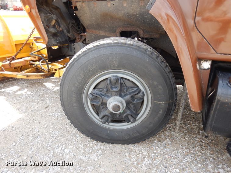 image for item IT9440 1987 International 1954  dump truck