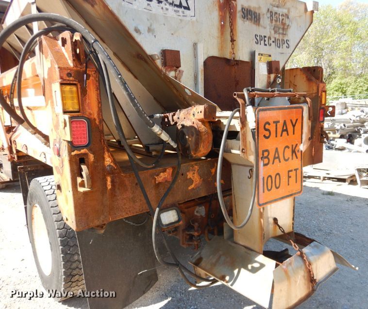 image for item IY9670 2000 International 4900  dump truck