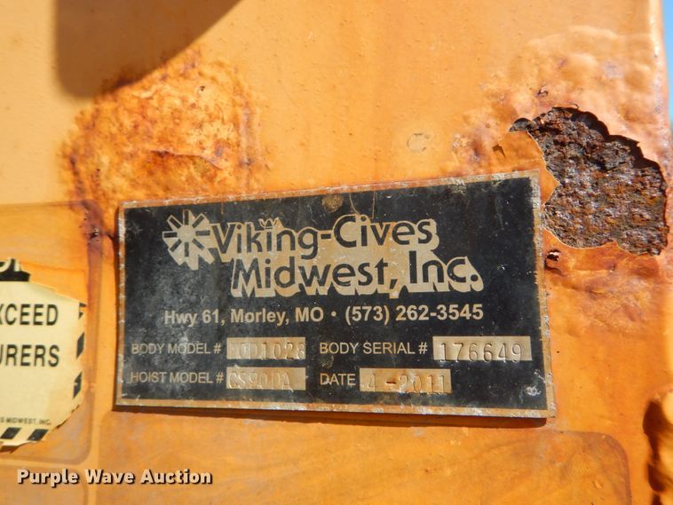 image for item IY9670 2000 International 4900  dump truck