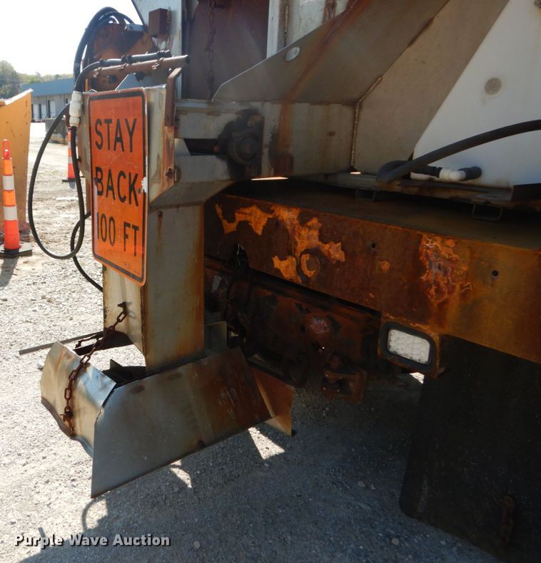 image for item IY9670 2000 International 4900  dump truck