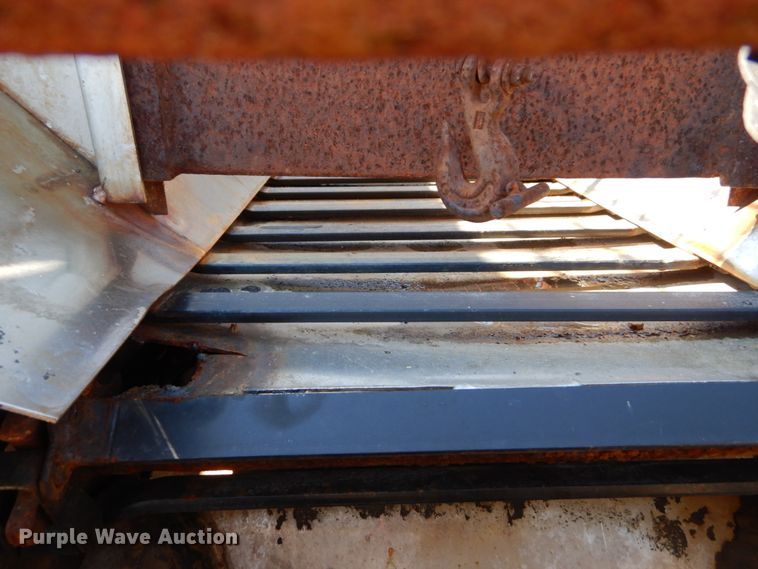 image for item IY9670 2000 International 4900  dump truck