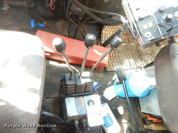 image for item IY9670 2000 International 4900  dump truck