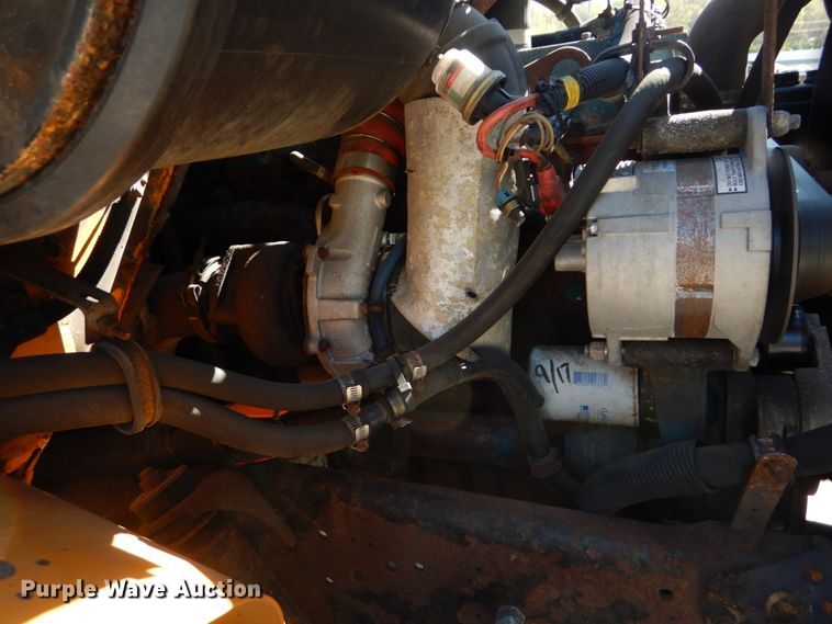 image for item IY9670 2000 International 4900  dump truck