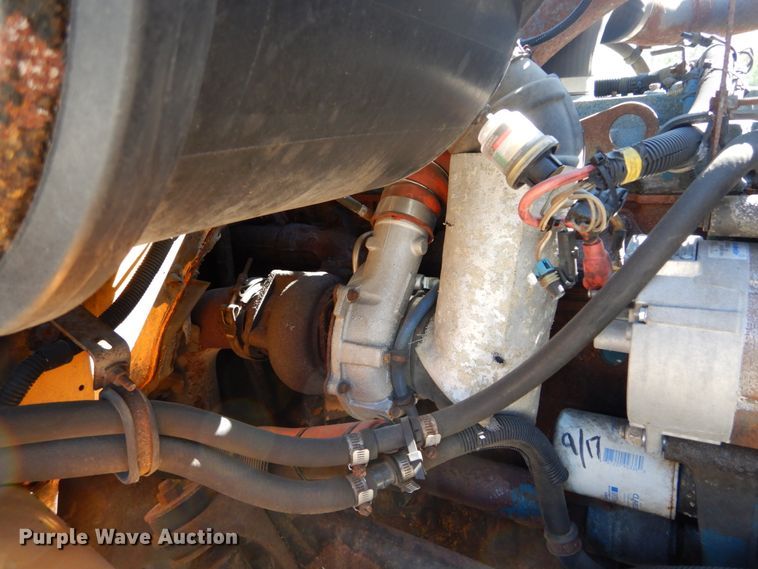 image for item IY9670 2000 International 4900  dump truck