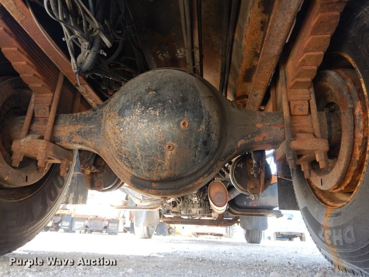 image for item IY9670 2000 International 4900  dump truck