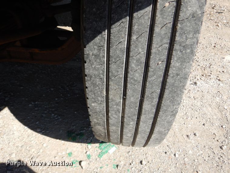 image for item IY9670 2000 International 4900  dump truck