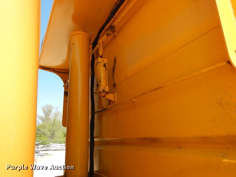 image for item IY9675 2002 International 2554  dump truck