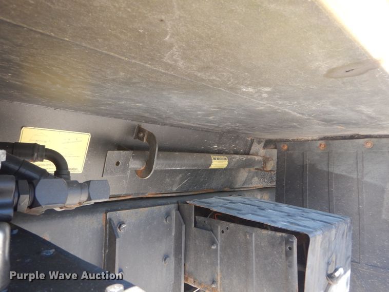 image for item IY9675 2002 International 2554  dump truck