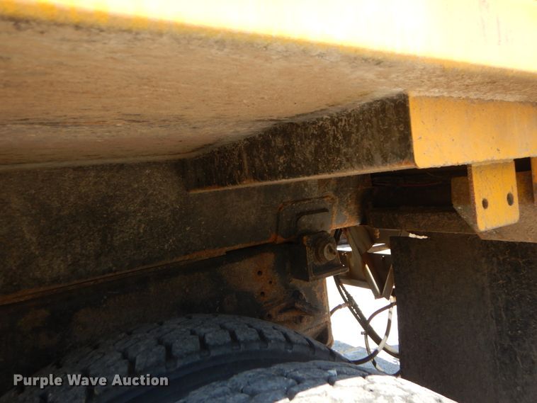 image for item IY9675 2002 International 2554  dump truck