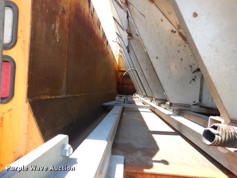 image for item IY9675 2002 International 2554  dump truck