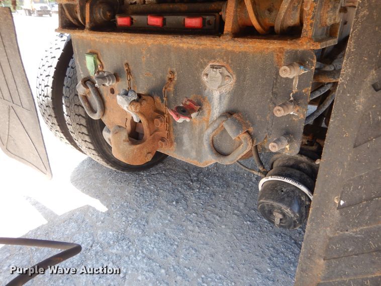 image for item IY9675 2002 International 2554  dump truck